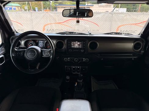 Used 2018 Jeep Wrangler Unlimited Sport S image 24