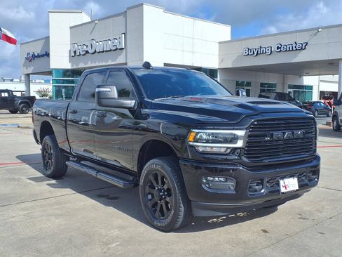 Used 2024 RAM 2500 Laramie w/ Night Edition AWD/4WD image 3