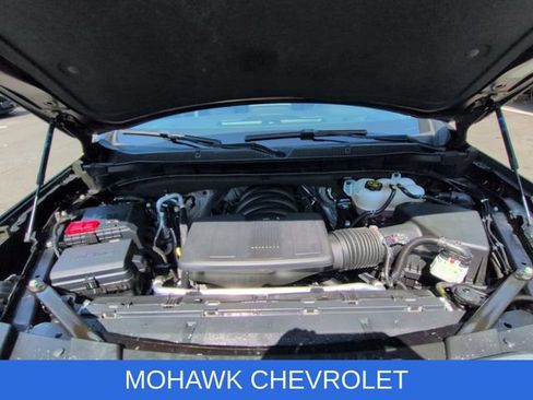 Used 2023 Chevrolet Suburban Z71 w/ Luxury Package AWD/4WD image 31