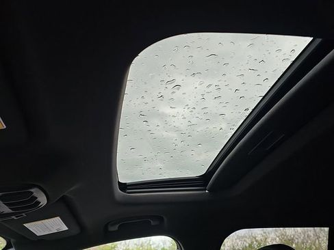 New 2026 Chevrolet Trax RS w/ Sunroof Package image 19