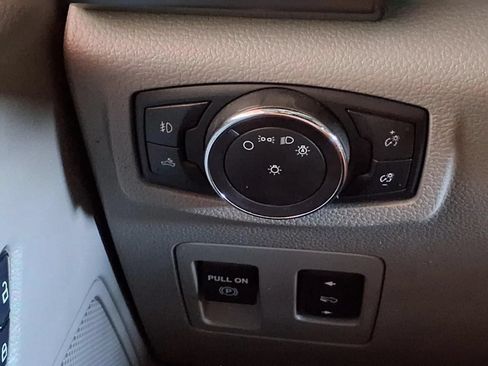 Used 2017 Ford F150 XLT w/ Equipment Group 302A Luxury AWD/4WD image 29
