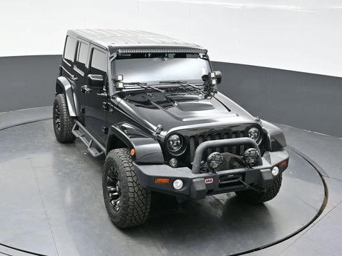 Used 2015 Jeep Wrangler Unlimited Sahara image 29