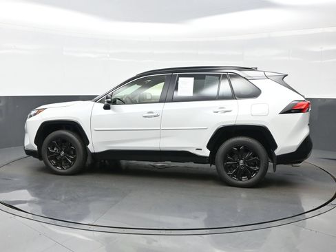Used 2023 Toyota RAV4 XSE AWD/4WD image 3
