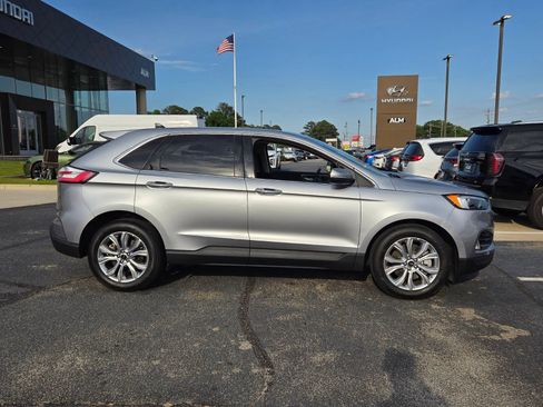 Used 2024 Ford Edge Titanium AWD/4WD image 16