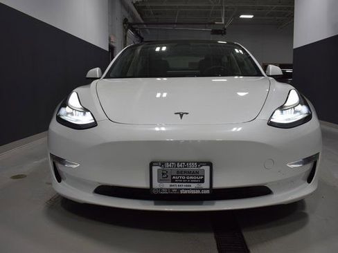 Used 2023 Tesla Model 3 Performance image 4