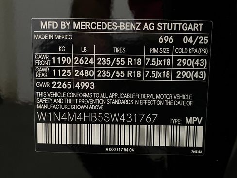 Certified 2025 Mercedes-Benz GLB 250 4MATIC image 30