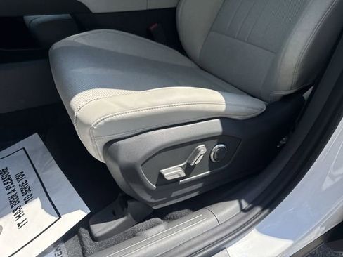 Used 2025 Hyundai Santa Fe SEL FWD image 32