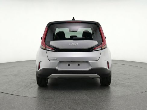 Used 2025 Kia Soul LX w/ LX Technology Package FWD image 7