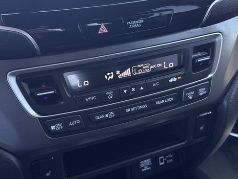 Used 2022 Honda Pilot Sport image 29