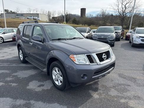 Used 2011 Nissan Pathfinder SV image 2