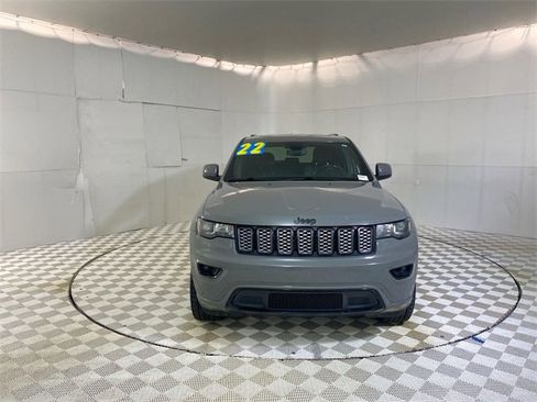 Used 2022 Jeep Grand Cherokee Laredo X image 21