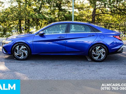 Used 2025 Hyundai Elantra SEL FWD image 6