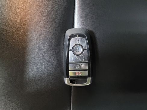 Used 2019 Ford Explorer XLT w/ Equipment Group 202A image 32