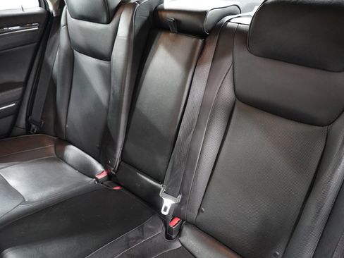 Used 2017 Chrysler 300 C RWD image 16