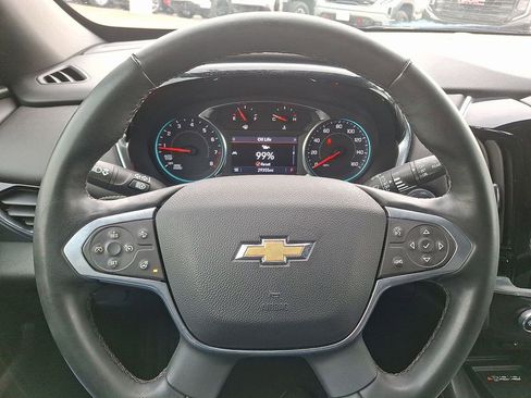 Used 2023 Chevrolet Traverse LT image 19