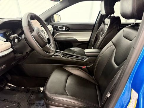Used 2024 Jeep Compass Limited AWD/4WD image 10