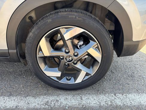 Used 2025 Hyundai Venue SEL FWD image 30