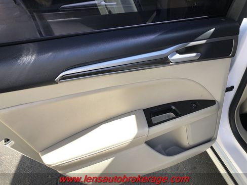Used 2020 Ford Fusion SEL FWD image 15