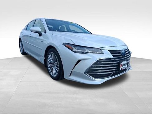 Used 2020 Toyota Avalon Limited w/ Advanced Safety Package FWD image 4
