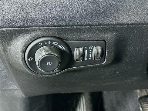 Used 2021 Jeep Compass Limited w/ Sun and Sound Group image 17