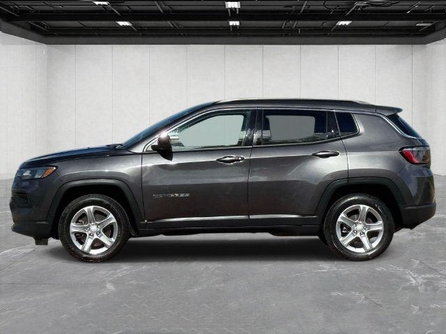 Certified 2023 Jeep Compass Latitude w/ Convenience Group AWD/4WD image 2