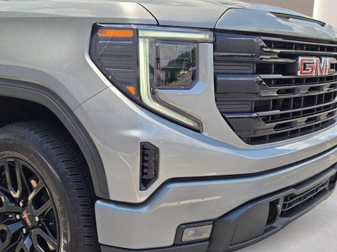 Used 2026 GMC Sierra 1500 Elevation AWD/4WD image 2