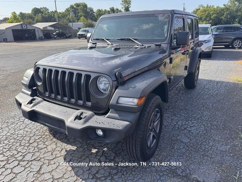 Used 2018 Jeep Wrangler Unlimited Sport S AWD/4WD image 2