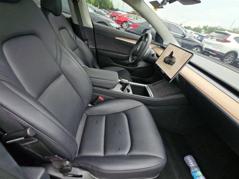 Used 2023 Tesla Model 3 Standard Range RWD image 5