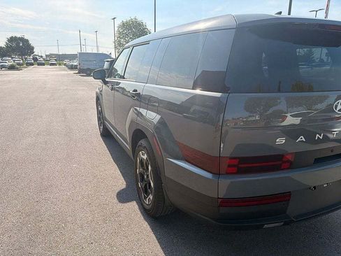 Used 2025 Hyundai Santa Fe SE FWD image 9
