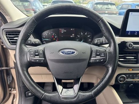 Used 2021 Ford Escape SE w/ Convenience Package FWD image 17