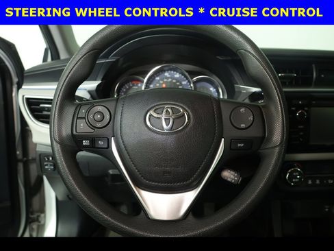 Used 2015 Toyota Corolla LE image 3