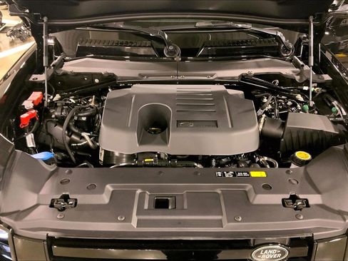 New 2026 Land Rover Defender 110 X-Dynamic SE image 16