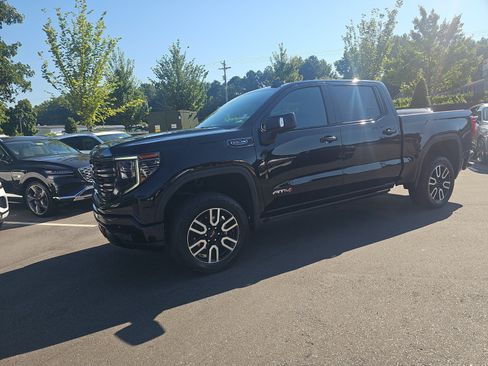 Used 2024 GMC Sierra 1500 AT4 w/ Technology Package AWD/4WD image 1