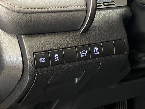 Used 2019 Toyota Camry LE FWD image 36