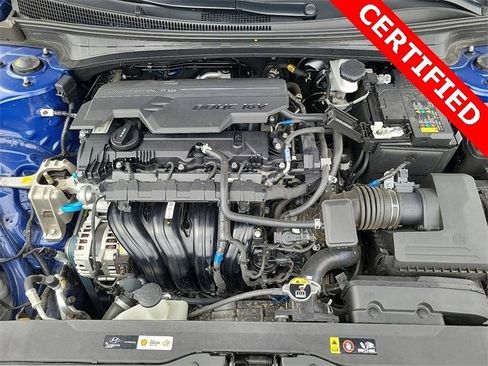 Certified 2025 Hyundai Elantra Sport image 22