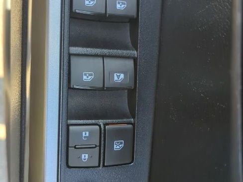 Used 2021 Toyota Tacoma SR5 w/ Technology Package image 13