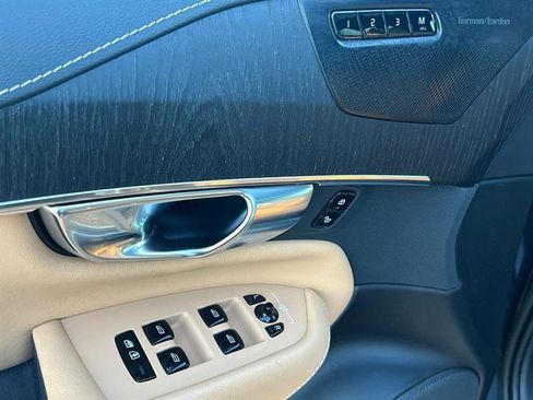 Used 2022 Volvo XC90 T6 Inscription w/ Advanced Package image 25