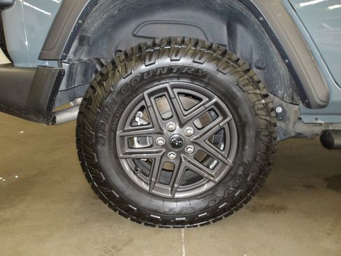 Used 2024 Jeep Wrangler Unlimited Sport AWD/4WD image 20