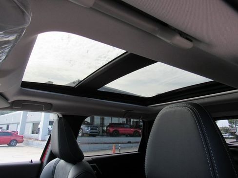 New 2025 Mitsubishi Outlander SE image 16