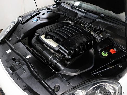 Used 2018 Porsche Cayenne image 38