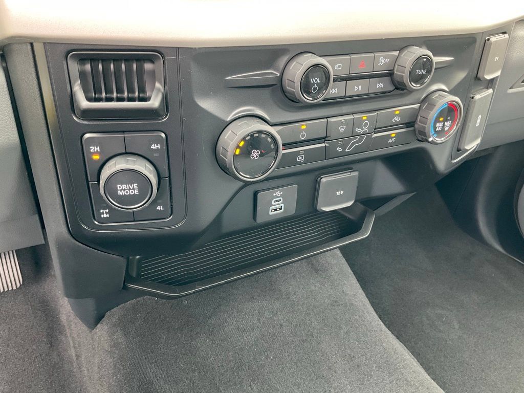 New 2025 Ford F350 XL w/ STX Appearance Package AWD/4WD image 60