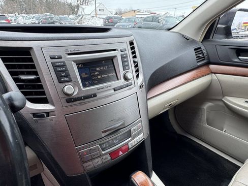 Used 2014 Subaru Outback 2.5i Limited w/ Moonroof Package image 11