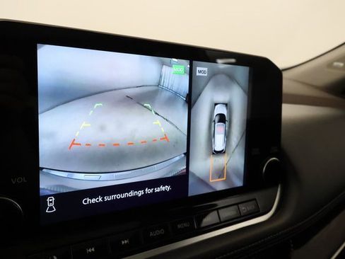 Used 2022 Nissan Rogue Platinum w/ Head-Up Display Package image 16