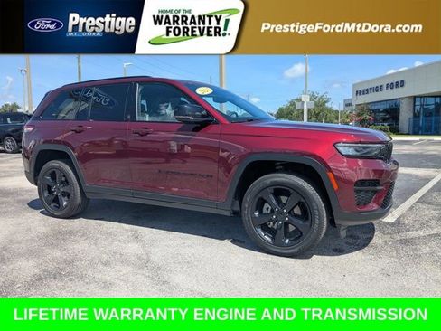 Used 2024 Jeep Grand Cherokee Altitude AWD/4WD image 1