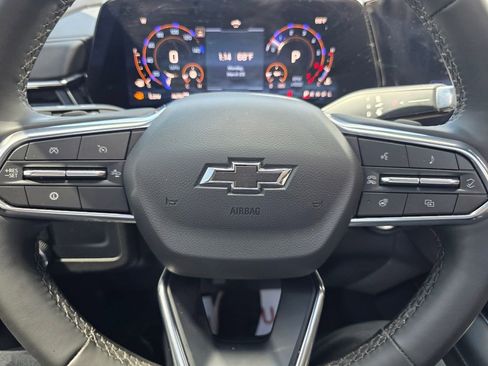 Used 2025 Chevrolet Tahoe Z71 w/ Comfort Package image 19