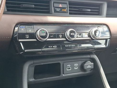 Used 2025 Honda Pilot Elite image 17