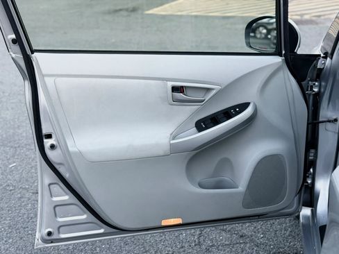 Used 2013 Toyota Prius Two FWD image 11