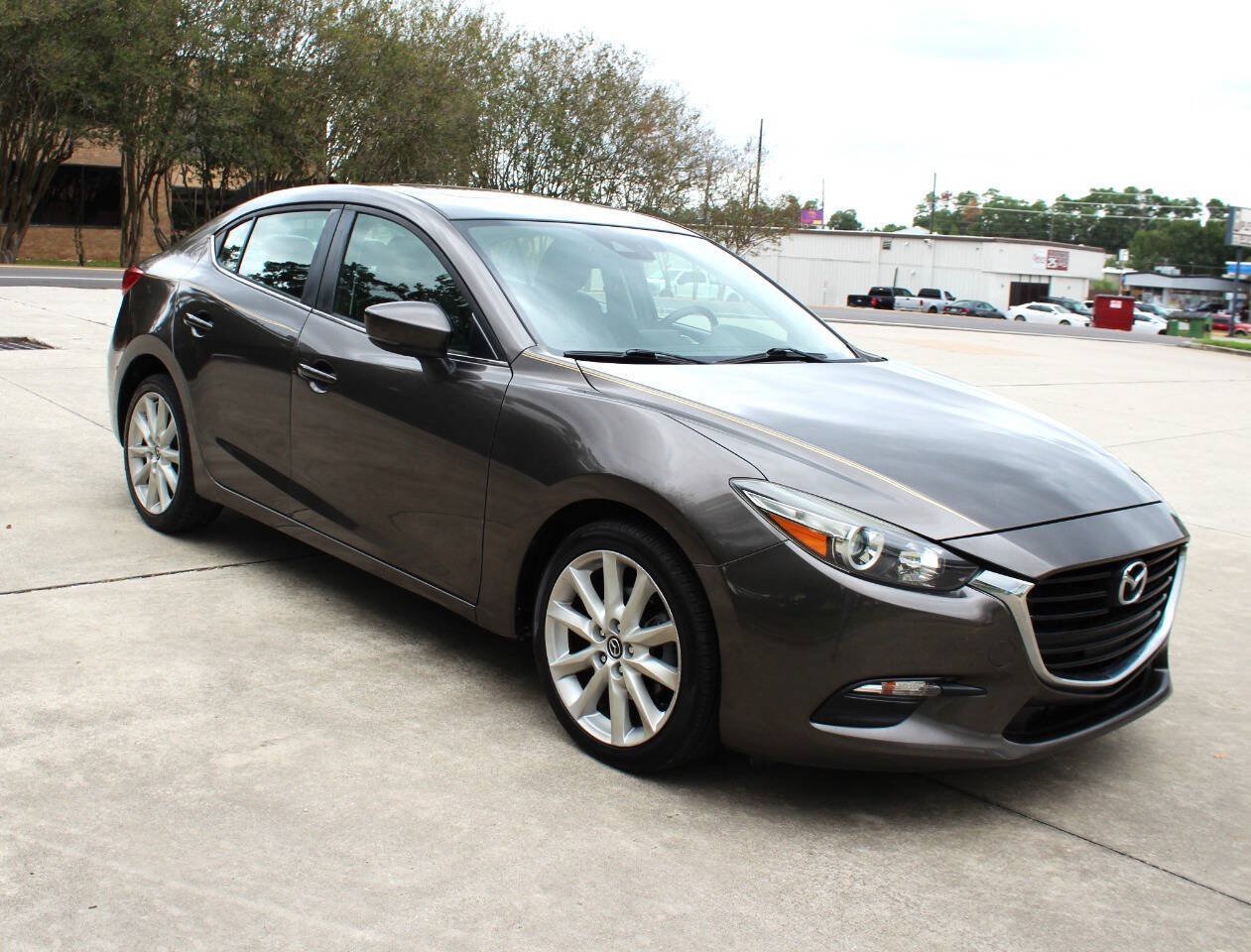 Used 2017 MAZDA MAZDA3 Touring w/ Popular Equipment Package FWD image 4
