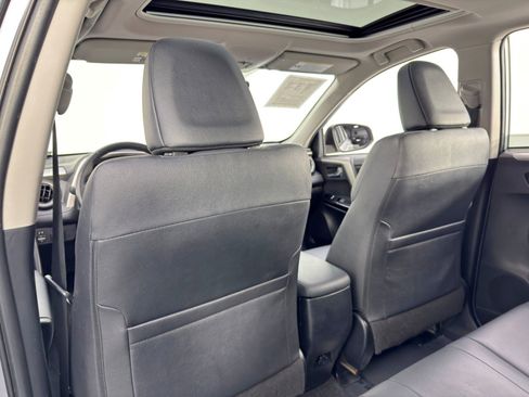 Used 2017 Toyota RAV4 Limited image 29