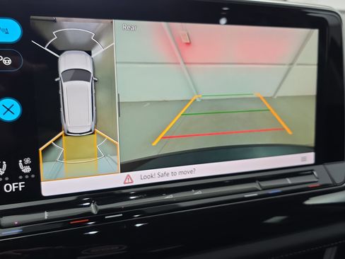 Certified 2025 Volkswagen Atlas SEL Premium R-Line image 24